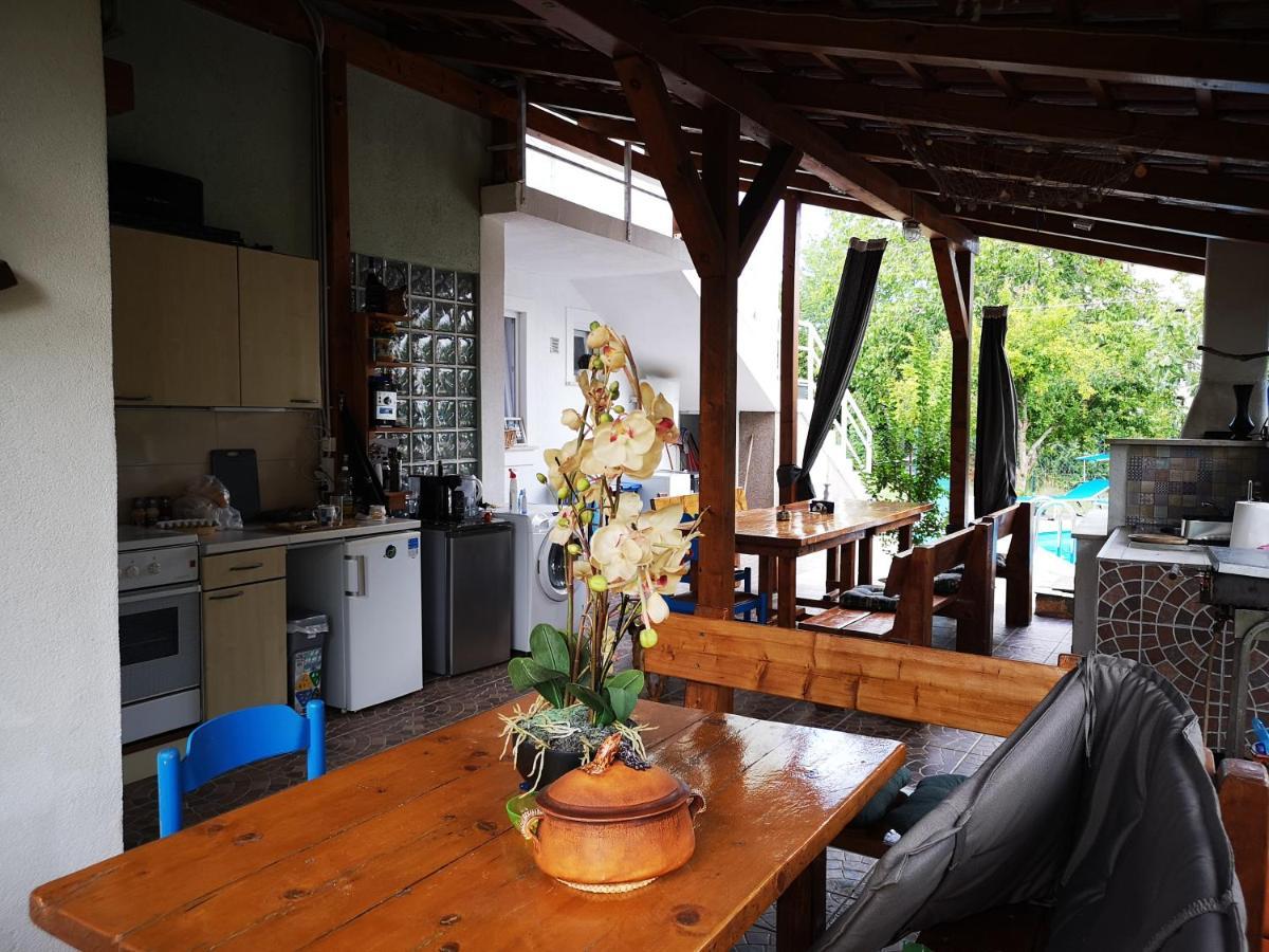 Chillout Apartments With Pool Patricia Фажана Экстерьер фото